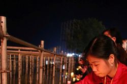 Hàng nghìn người tham gia Lễ cầu an và Lễ hội hoa đăng Kiếp Bạc