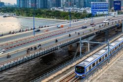 Kinh doanh tại Việt Nam 2025: Cải cách thể chế là 'điểm bật' mới cho giai đoạn bứt phá