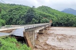 Công bố tình huống khẩn cấp thiên tai đối với hư hỏng cầu Mọ bắc qua sông Cầu Chày trên địa bàn xã Xuân Tín