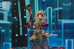 Yến Nhi gây ấn tượng khi thi quốc phục ở Miss Grand International 2025