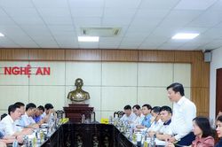 Chủ tịch UBND tỉnh Nghệ An Lê Hồng Vinh tiếp công dân phiên định kỳ tháng 10/2025