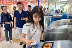 Thử nghiệm vé tháng điện tử trên tuyến đường sắt Cát Linh - Hà Đông