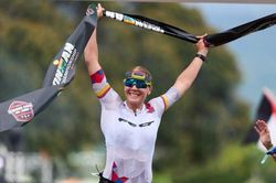'Bông hồng thép' Na Uy vô địch giải Ironman thế giới ngay lần đầu tham dự