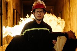 Quốc Thiên mạo hiểm quay MV 'Tự dưng thành người lạ'