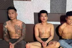 Công an đột kích quán karaoke, phát hiện chủ với khách đang cùng 'phê' ma túy