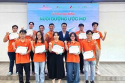 Quỹ Văn hóa DB Kim Jun Ki trao tặng học bổng cho học sinh hoàn cảnh khó khăn Trường Đại học FPT tại Tp.HCM