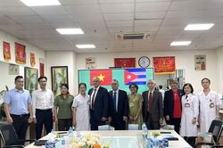 Ứng dụng sản phẩm thuốc nguồn gốc tự nhiên của Cuba tại Bệnh viện Y học cổ truyền
