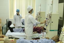 Nâng phụ cấp cho nhân viên y tế: Đảm bảo đãi ngộ tương xứng