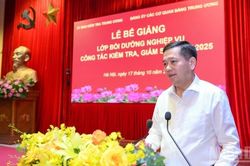Bế giảng lớp bồi dưỡng nghiệp vụ công tác kiểm tra, giám sát năm 2025