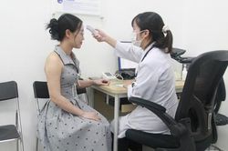 Người dân tiêm vắc xin phòng sốt xuất huyết tăng mạnh