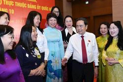 Phụ nữ các cơ quan Quốc hội cần đi đầu, làm nòng cốt trong phong trào Bình dân học vụ số
