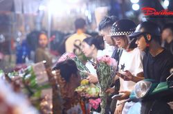 Chợ hoa đêm lớn nhất Thủ đô nhộn nhịp trước ngày 20/10