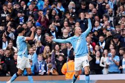 Haaland lập cú đúp, Man City lại nối dài mạch chiến thắng