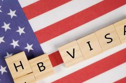 Phòng thương mại Mỹ kiện chính quyền Trump vì phí visa H-1B 100.000 USD