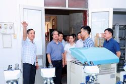 Bộ trưởng Nguyễn Kim Sơn yêu cầu cấp đủ 3.600 bộ sách giáo khoa còn thiếu cho học sinh Thái Nguyên
