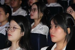 Vinh danh 733 học sinh, sinh viên vượt khó vươn lên
