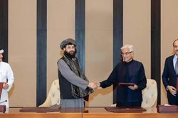 Pakistan và Afghanistan đồng ý ngừng bắn ngay lập tức