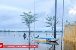 Nước sông Bồ dâng cao, giao thông khu vực thấp trũng ở Huế bị tê liệt