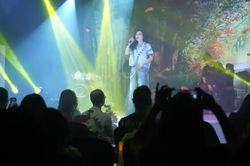 Phương Thanh thăng hoa trong đêm nhạc 'Giã từ dĩ vãng'