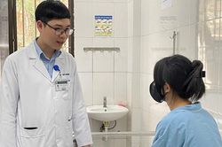 Nữ sinh lớp 9 nhập viện vì nghĩ có người muốn hãm hại mình