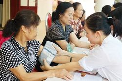 Đề xuất tăng mức hưởng bảo hiểm cho người yếu thế