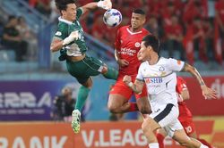 Thủ môn Bùi Tiến Dũng đứt dây chằng đầu gối, nghỉ thi đấu hết mùa V-League 2025/26