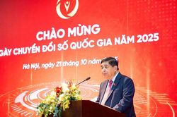 Mỗi cán bộ, công chức, người dân phải tích cực sáng tạo giá trị trên không gian số
