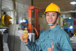 Bền đam mê từ xưởng hàn: Câu chuyện của những người trẻ không ngừng tiến bước