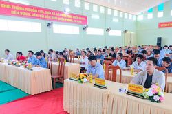 Phiên giao dịch việc làm cho người lao động tại Đất Mũi