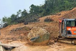 Đà Nẵng: Sạt lở tuyến đường lên cửa khẩu phụ Tây Giang - Kà Lừm