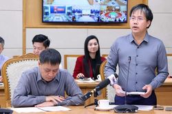 Tiến sĩ Mai Văn Khiêm: Bão số 12 suy yếu nhưng nguy cơ ngập lụt, sạt lở đất ở các tỉnh Trung Bộ rất cao