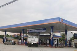 Ngày mai giá xăng có thể giảm 200 đồng mỗi lít