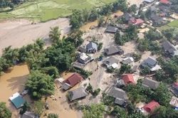 Hơn 100.000 khối cát trôi vào làng, chính quyền xin lập mỏ để bán đấu giá