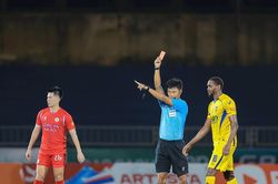Reon Dale Moore đang ném đi những cơ hội của chính mình