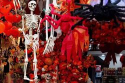 Vì sao màu cam và đen luôn xuất hiện trong lễ hội Halloween?