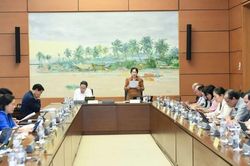 Cần tạo điều kiện để báo chí chính thống cạnh tranh lành mạnh