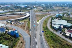 Toàn cảnh nút giao Mỹ Yên nối 3 tuyến đường cao tốc phía Nam sắp hoàn thành