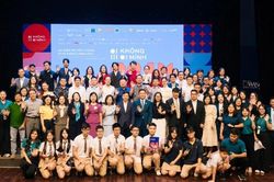 'Không một mình' giữa thế giới ảo