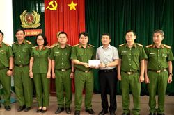 Quảng Ngãi: Thưởng nóng lực lượng Công an phá nhanh vụ chém 2 người trong đêm