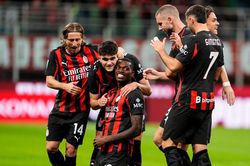 Modric kiến tạo bù giờ cứu Milan hòa Pisa 2-2 Serie A