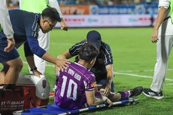 Cựu vương V-League lo lắng khi nhạc trưởng chấn thương