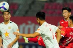 Hải Phòng thắng ngược Hà Tĩnh, tiếp tục bay cao tại V.League