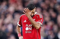 Mohamed Salah và những dấu hiệu đáng lo ngại về 'hội chứng hưởng lương cao'