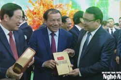 Khai mạc Hội chợ mùa Thu lần thứ nhất - 2025: Kết nối con người với sản xuất - kinh doanh