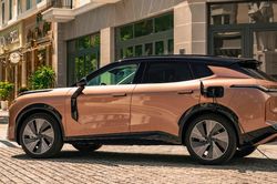 Lynk & Co 08 EM-P: SUV lai sạc nhanh chỉ 28 phút