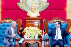 Bí thư Tỉnh ủy Nguyễn Đức Trung tiếp Chủ tịch Tập đoàn xây dựng Thái Bình Dương