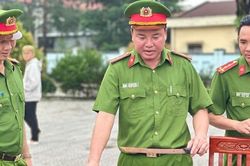 Đồng Nai: Đẩy mạnh vận động người dân giao nộp vũ khí, vật liệu nổ, công cụ hỗ trợ