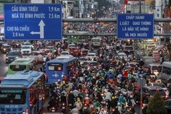 TPHCM: Sớm trình Đề án chuyển đổi xe hai bánh từ xăng sang điện cho tài xế công nghệ và giao hàng