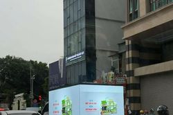 Hà Nội: Xử phạt công ty lắp màn hình LED vào thùng xe tải lưu thông trên đường