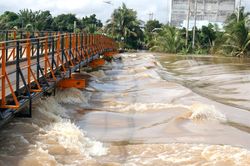 Nhiều khu vực trung tâm ven biển Lâm Đồng vẫn còn ngập sâu